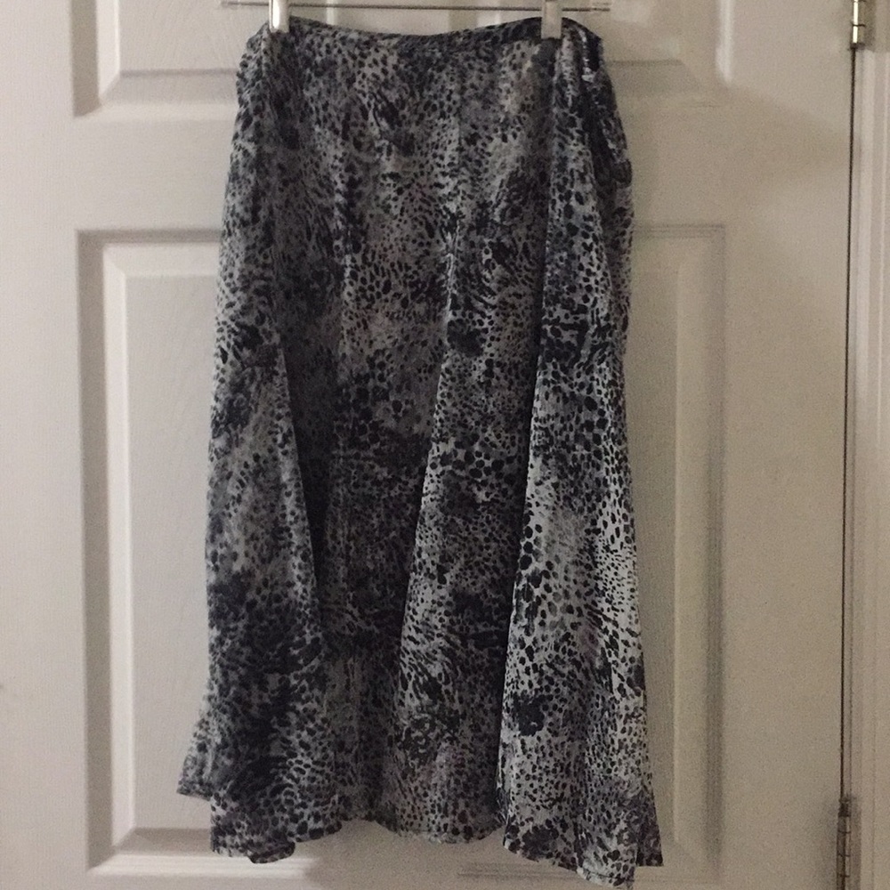 Size 12 Christopher and banks beautiful skirt